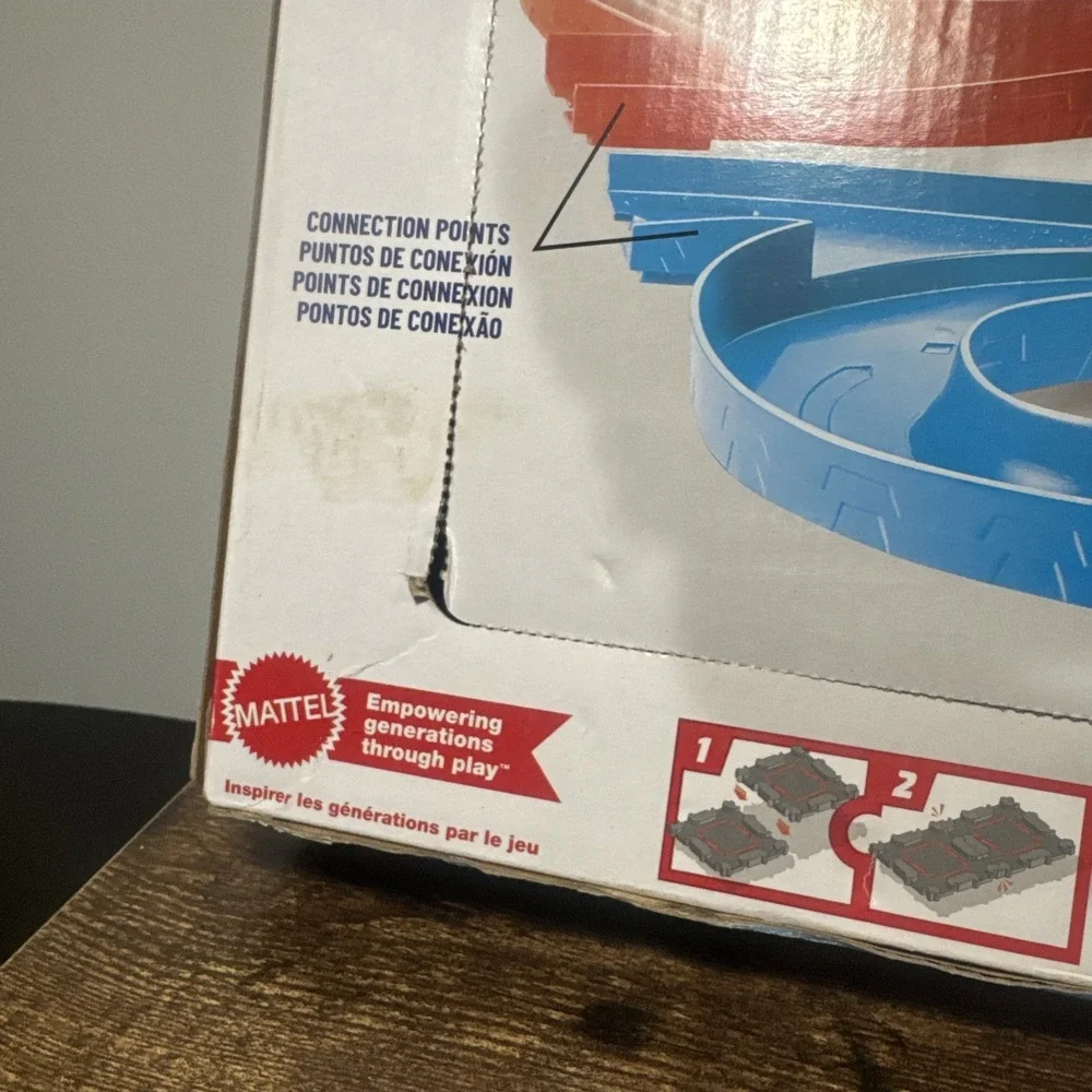 Hot Wheels Auto Lift Expressway Track and Toy Cars Playset City Motorized  1:64‎